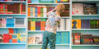 LINE-UP ANNOUNCED FOR HAY FESTIVAL SCRIBBLERS TOUR 2022: WRITERS, POETS AND PLAYWRIGHTS LEAD FREE WORKSHOPS FOR YOUNG PEOPLE ACROSS WALES Hay Festival books credit Sam Hardwick