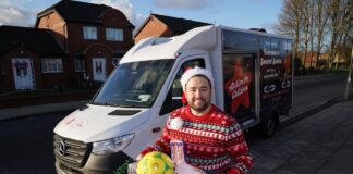 ACTION FOR CHILDREN ICELAND WINTER FUND TO HELP THOUSANDS OF UK’S MOST VULNERABLE CHILDREN THIS CHRISTMAS Jason Manford delivers food.width 1000