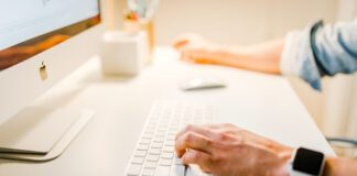 How To Evaluate Backlink Quality For Beginners austin distel Imc IoZDMXc unsplash