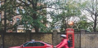 Swapping Car for a Bike Saves Up to 4 Tonnes CO2 franco ruarte Sz1aoOyeIFE unsplash