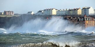 Leading rural insurer NFU Mutual issues advice ahead of ‘severe gales’ this weekend storm waves