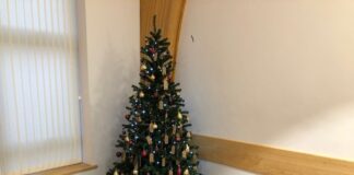 Sirhowy Valley Crematorium to host its first Christmas Service A Westerleigh Group Christmas tree with memory tags