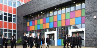 Education expert questions plans to lengthen school days in Wales Cardiff High school