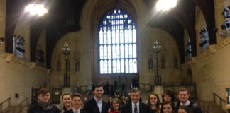 UK’S BEST PERSONAL FINANCE TEACHERS REVEALED: INTERACTIVE INVESTOR ANNOUNCES WINNERS OF PERSONAL FINANCE TEACHER OF THE YEAR AWARDS Nicola Butler and students scaled