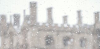 William Hill continues to cut White Christmas odds craig whitehead SuJp8ZpkubI unsplash