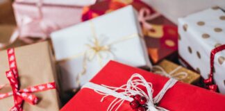 Revealed: 5 ways to recycle, reuse or donate unwanted Christmas presents freestocks PxM8aeJbzvk unsplash scaled