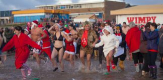 Porthcawl Christmas Morning Swim will return to the sea this year porthcawl swim 2013 amie lipley43
