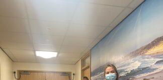 Pennawd: Rôl newydd addysgwr nyrsys yn gwella profiad y claf Clinical nurse educator picture 1 1
