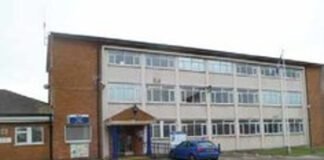 Temporary closure of Llanelli Police Station Llanelli 2176