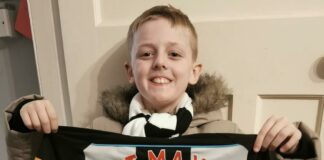 ALLAN SAINT-MAXIMIN DONATES MATCH TICKETS TO 12-YEAR-OLD WREXHAM YOUNG CARER NUFC SUPER-FAN – AND MEETS HIM AFTER THE GAME Alfie Blackwell and signed No. 10 shirt