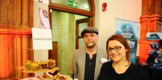 Hwb i’r diwydiant bwyd a diod wrth i gytundeb allweddol gael ei ymestyn Ben and Flo The Parsnipship scaled