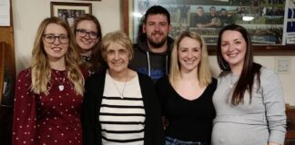 Mae cynorthwyydd dysgu yn cynllunio taith gerdded 40 milltir ar gyfer Apêl Cemo Bronglais Carys Jones for chemo appeal picture