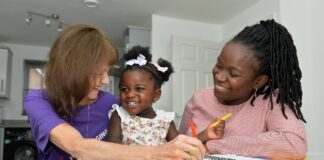 Home-Start Cymru Launches Campaign To Find Community Volunteers For A Rewarding Role Supporting Powys Families HomeStart Volunteer and family 2 1