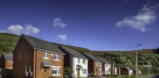 GOLD AWARD FOR LOVELL HOMES Ymyl Yr Afon Merthyr Vale scaled