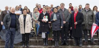 Gwaith y gymuned leol yn ennill clod rhyngwladol image011