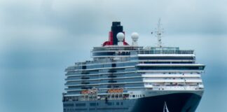 SACKED P&O WORKER: “WE WERE TOLD WE HAD A JOB FOR LIFE.” nick fewings gXVgI zaHys unsplash