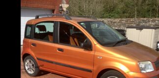 Dyfed-Powys Police appeal following theft of tote bag in Llanelli Car Llanelli theft scaled