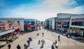 Siop sionc 100% Sir Gâr yn ôl yn Rhodfa’r Santes Catrin ar gyfer y Pasg download