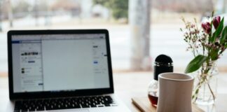Things To Look For When Seeking Credible Online Courses nick morrison FHnnjk1Yj7Y unsplash