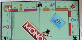 REVEALED: The Royal family’s favourite games to play 916dKhEsGyL. AC SL1500