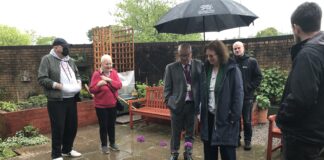 Garddio yn helpu i fynd i’r afael ag unigrwydd ac ynysigrwydd cymdeithasol Gardening 6 scaled