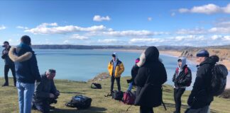 Prosiect ffilmiau dogfen yn uno’r Brifysgol a’r gymuned i dynnu sylw at benrhyn Gŵyr Three cliffs shoot