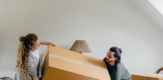How much does it cost to move house in the UK? pexels ketut subiyanto 4246009