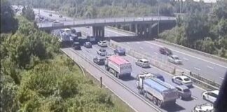 GLASTONBURY ROAD TRAFFIC COMMENT 124954143 49f98474 2f1f 4dc7 9d68 6e66d43541d1