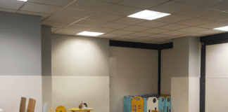 TfW arrival hubs to help Ukrainian nationals Cardiff Central travel hub