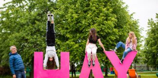 Hay Festival expands year-round events with online book club and ‘after hours’ city pop-ups General site day 4 Hay Festival 2022 Credit Billie Charity Copy scaled