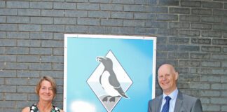 Ethol cynghorydd sir Martletwy fel Cadeirydd Awdurdod y Parc wrth i Aelodau newydd ddod i’r cyfarfod cyntaf TJ Chair 0622 scaled