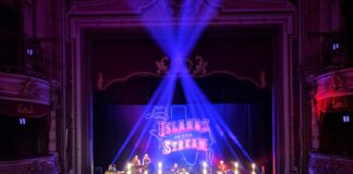 Treat for Dolly Parton and Kenny Rogers fans as Islands In The Stream comes to Swansea Grand Thu 23 June – run a preview, interview, competition islands in the stream 11 scaled