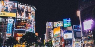 5 WAYS DIGITAL SIGNAGE ADVERTISING CAN PROMOTE YOUR BUSINESS signage