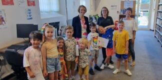 Dame Nia Griffith MP – Llanelli MP supports the Summer Reading Challenge 220714 Pembrey Library 2 002