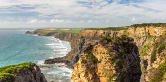 Gwahodd codwyr arian i gadw’n heini yn Sialens Newydd Parc Cenedlaethol Arfordir Penfro SMALLHaroldston Chins 02