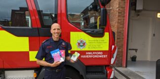 Mae Rheolwr Gwylfa Diogelwch Rhag Tan yn y Cartref Sir Benfro, sydd newydd gael ei benodi, yn annog pawb i archebu eu Gwiriad Diogelwch Rhag tan yn y Cartref, sydd ar gael yn RHAD AC AM DDIM. WM Rob Makepeace scaled