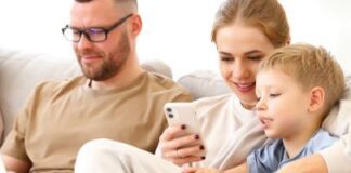 Internet expert reveals how to protect your children online during the summer holidays, including making a ‘family tech agreement’ familyonline header 600x200