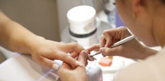 The Shellac Nail In 2022: Shellac Vs. Gel Nails unnamed 10