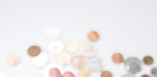 Cost of living crisis: 2400% increase in the search term for ‘can’t pay my bills’ pexels cottonbro 3943749 min