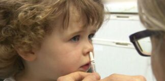 Clinigau brechlyn y ffliw galw heibio i blant wedi’u cyhoeddi gan Fwrdd Iechyd Prifysgol Hywel Dda 104897083 flu5 min