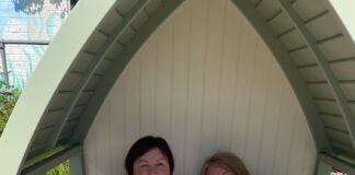 Gardd Deildy yn Hwb i Ganolfan Iechyd Meddwl Garden arbour for Gorwelion picture 1 min