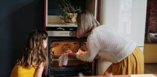 (Energy) 88% of Brits on digital detox to help bills and mental health pexels cottonbro studio 3992206 min