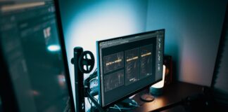 4 Tips for Shopping for a New Computer Monitor pexels josh sorenson 1714202 min scaled