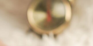 5 Top Nail Trends Taking Over the UK in 2023 chelson tamares vtQHwU4F13s unsplash min scaled