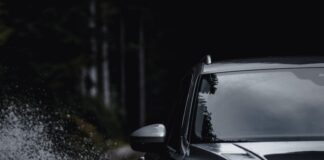 Flashing, Splashing and Swearing – 5 surprising ways to incur driving penalty points e30810e5 9cc4 45dc 9978 ef614439fe1a min