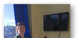 Elusen y GIG yn prynu setiau teledu ar gyfer ward plant Ysbyty Bronglais image003 min 2