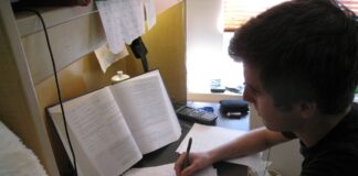 Teacher strikes are disruptive- experts share 10 tips for learning at home student g4983330c4 1280 min