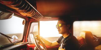 Warning for drivers over their sunglasses throughout the warmer months 23937cc9 e0d4 4f83 a0a4 c1ae3c3d1792 min