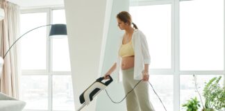 The Benefits of Carpet Cleaning for Your Health and the Environment pexels matilda wormwood 7484836 min