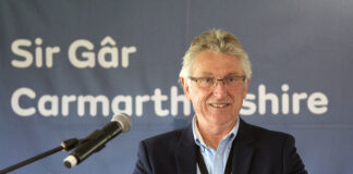 Lansio Strategaeth Arloesi ar gyfer Sir Gaerfyrddin Innovation Strategy Launch event Cllr Gareth John scaled